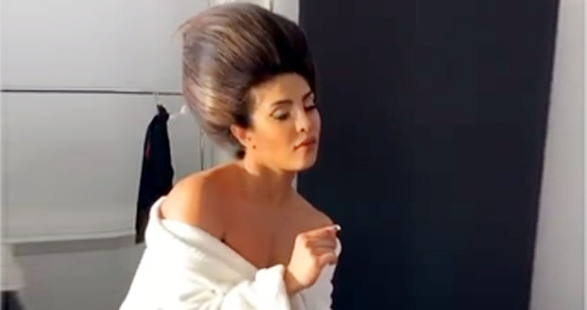 इस वीडियो में अपने Hairstyle को लेकर ट्रोल हुईं प्रियंका, कार्टून कैरेक्टर से की गई तुलना इस वीडियो में अपने Hairstyle को लेकर ट्रोल हुईं प्रियंका, कार्टून कैरेक्टर से की गई तुलना