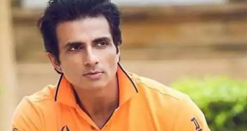 किर्गिस्तान में फंसे छात्रों की मदद के लिए आगे आए सोनू सूद, चार्टर फ्लाइट से वापिस आएंगे सभी छात्र किर्गिस्तान में फंसे छात्रों की मदद के लिए आगे आए सोनू सूद, चार्टर फ्लाइट से वापिस आएंगे सभी छात्र