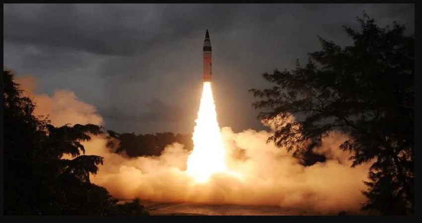 भारत ने बढ़ाई चीन- PAK की टेंशन, 35 दिनों में 10 मिसाइलों का किया सफल परीक्षण.... भारत ने बढ़ाई चीन- PAK की टेंशन, 35 दिनों में 10 मिसाइलों का किया सफल परीक्षण....
