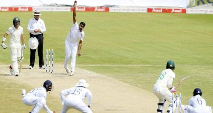 IND vs SA: द. अफ्रीका की पहली पारी 431 रनों पर सिमटी, भारत को 75 रन की बढ़त IND vs SA: द. अफ्रीका की पहली पारी 431 रनों पर सिमटी, भारत को 75 रन की बढ़त