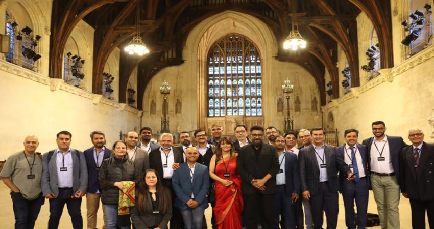 विवेक अग्निहोत्री-पल्लवी जोशी पहले निर्माता बनें जिन्होंने UK संसद में इन मुद्दों पर की बात विवेक अग्निहोत्री-पल्लवी जोशी पहले निर्माता बनें जिन्होंने UK संसद में इन मुद्दों पर की बात