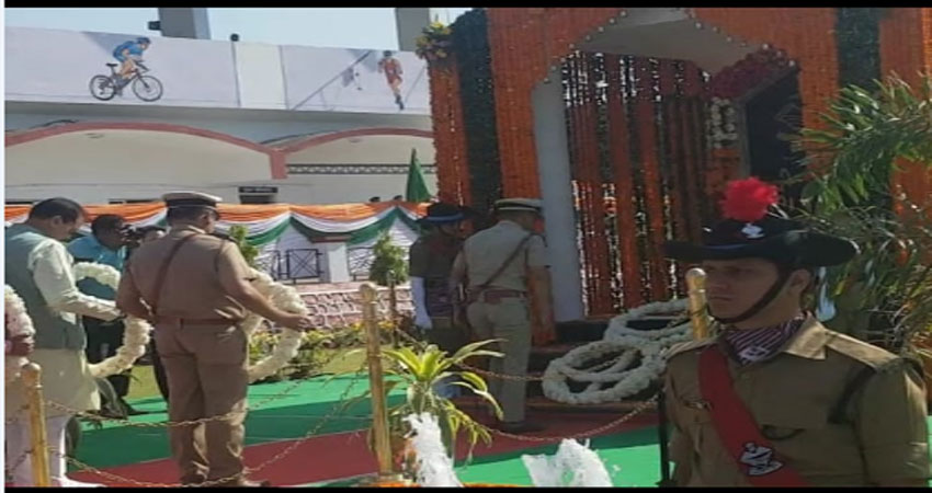 पुलिस स्मृति दिवस पर CM त्रिवेंद्र सिंह रावत ने शहीद पुलिस कर्मियों को श्रद्धांजलि पुलिस स्मृति दिवस पर CM त्रिवेंद्र सिंह रावत ने शहीद पुलिस कर्मियों को श्रद्धांजलि