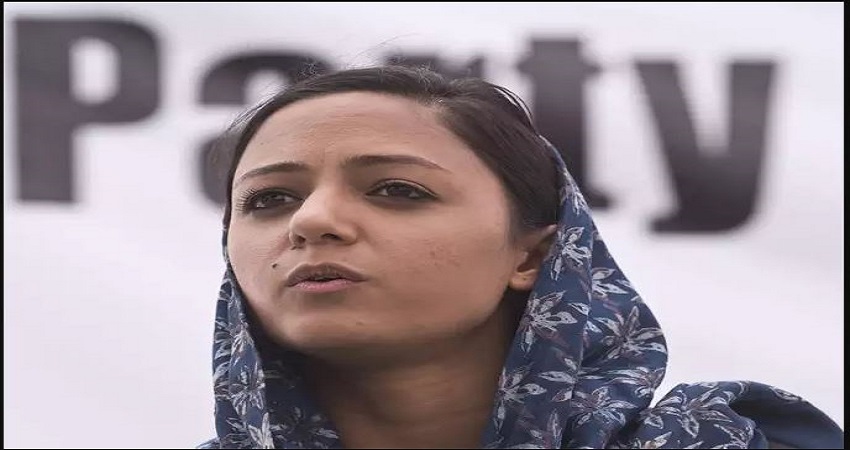 कश्मीर में आग भड़काने के लिए Shehla Rashid को मिला था विदेशों से पैसा! कश्मीर में आग भड़काने के लिए Shehla Rashid को मिला था विदेशों से पैसा!