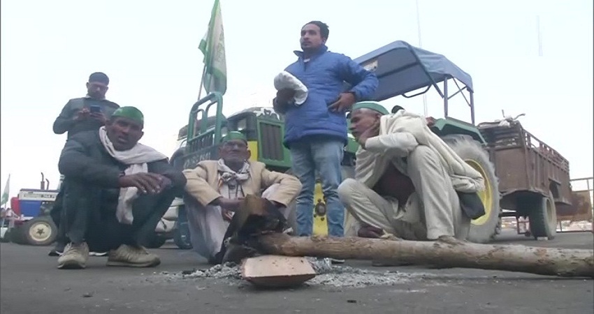 किसान दिवस पर भी जारी है आंदोलन, गाजीपुर बॉर्डर पर हुआ हवन किसान दिवस पर भी जारी है आंदोलन, गाजीपुर बॉर्डर पर हुआ हवन