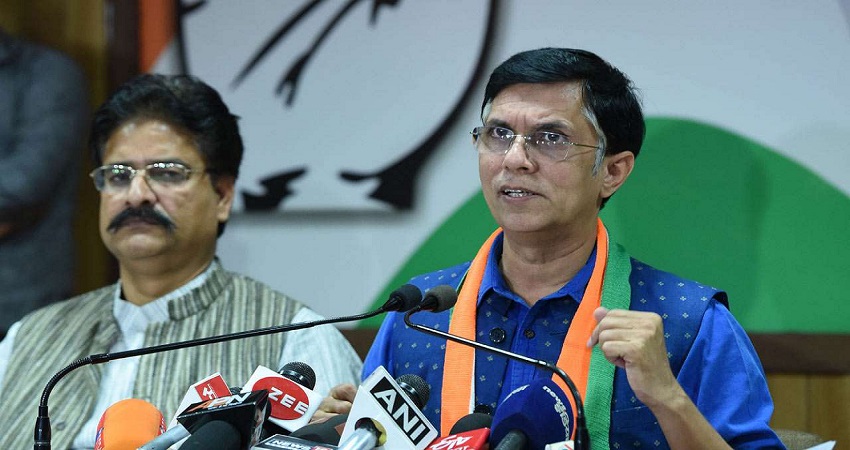 बढ़ते कोरोना के बीच कांग्रेस ने केंद्र पर लगाया टीकाकरण तैयारियों से संबंधित ये आरोप बढ़ते कोरोना के बीच कांग्रेस ने केंद्र पर लगाया टीकाकरण तैयारियों से संबंधित ये आरोप