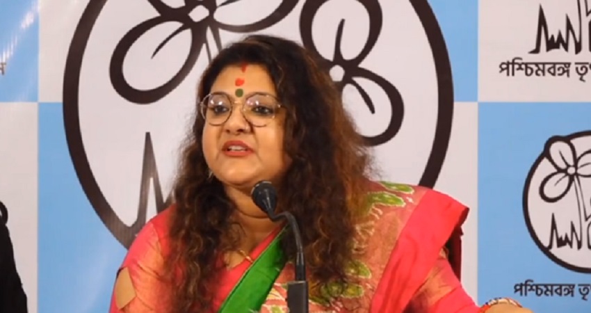BJP खेमे में ममता बनर्जी ने लगाई सेंध! BJP सांसद सौमित्र खान की पत्नी TMC में शामिल BJP खेमे में ममता बनर्जी ने लगाई सेंध! BJP सांसद सौमित्र खान की पत्नी TMC में शामिल