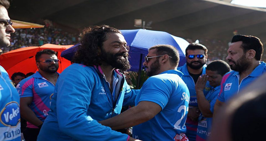 सलमान खान हो गए हैं बॉबी देओल पर मेहरबान, जानिये वजह! सलमान खान हो गए हैं बॉबी देओल पर मेहरबान, जानिये वजह!