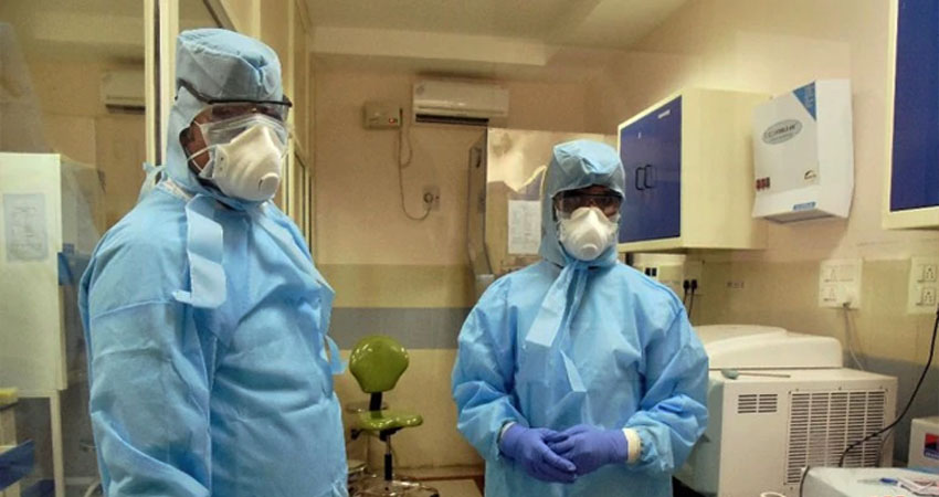 Coronavirus: झांसी में डॉक्टरों का मरीजों के सैंपल लेने से इनकार, कहा- पर्याप्त नहीं हैं मशीनें Coronavirus: झांसी में डॉक्टरों का मरीजों के सैंपल लेने से इनकार, कहा- पर्याप्त नहीं हैं मशीनें