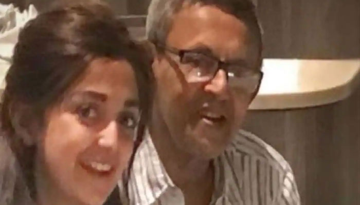 मोनाली ठाकुर के पिता का निधन, कुछ इस तरह बयां किया अपना दर्द मोनाली ठाकुर के पिता का निधन, कुछ इस तरह बयां किया अपना दर्द