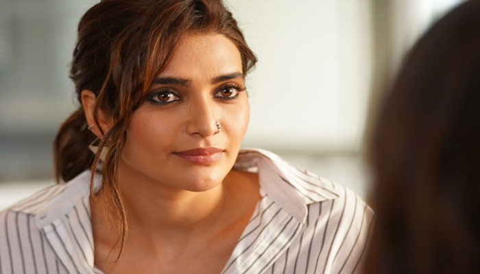 करिश्मा तन्ना ने बताया कैसे ''लाहौर कॉन्फिडेंशियल'' में उनका लुक होगा अलग करिश्मा तन्ना ने बताया कैसे ''लाहौर कॉन्फिडेंशियल'' में उनका लुक होगा अलग