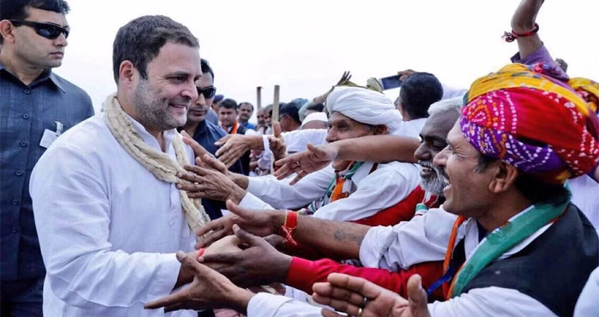 गुजरात पहुंचे राहुल गांधी, कहा- कांग्रेस बनाएगी प्रदेश में अगली सरकार गुजरात पहुंचे राहुल गांधी, कहा- कांग्रेस बनाएगी प्रदेश में अगली सरकार