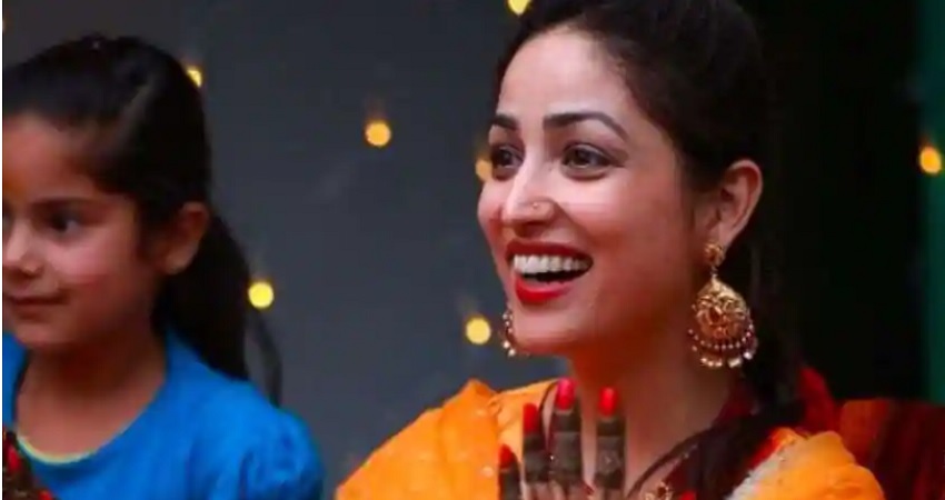 यामी गौतम ने शेयर की मेहंदी की तस्वीरें, मुस्कान देख हो जाएंगे फिदा यामी गौतम ने शेयर की मेहंदी की तस्वीरें, मुस्कान देख हो जाएंगे फिदा