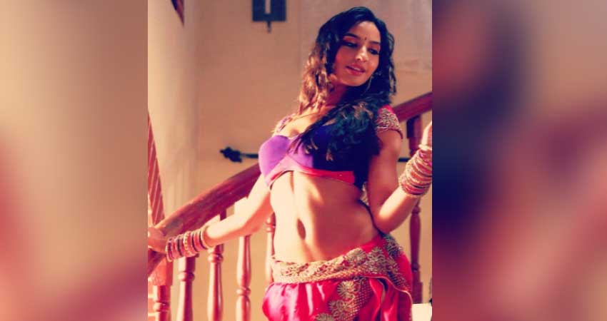 अपने बालों को Slow motion में लहराते हुए दिखीं नोरा फतेही, Video हुआ वायरल अपने बालों को Slow motion में लहराते हुए दिखीं नोरा फतेही, Video हुआ वायरल