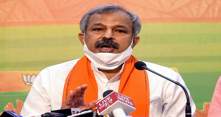 दिल्ली: चुनावी तैयारियों में जुट गई बीजेपी, बदले एमसीडी के तीनों मेयर दिल्ली: चुनावी तैयारियों में जुट गई बीजेपी, बदले एमसीडी के तीनों मेयर