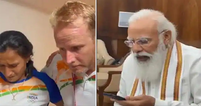 PM मोदी ने किया फोन तो रो पड़ीं महिला हॉकी टीम की बेटियां, देखें Video PM मोदी ने किया फोन तो रो पड़ीं महिला हॉकी टीम की बेटियां, देखें Video