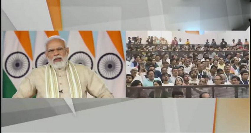 चुनौतियों के समाधान के लिए दुनिया भारत की तरफ बड़े भरोसे से देख रही हैः PM मोदी चुनौतियों के समाधान के लिए दुनिया भारत की तरफ बड़े भरोसे से देख रही हैः PM मोदी