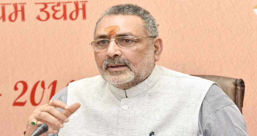 बिहार: तेजस्वी पर चुप्पी और सिर्फ नीतीश कुमार से सवाल क्यों कर रहे हैं चिराग- गिरिराज सिंह बिहार: तेजस्वी पर चुप्पी और सिर्फ नीतीश कुमार से सवाल क्यों कर रहे हैं चिराग- गिरिराज सिंह