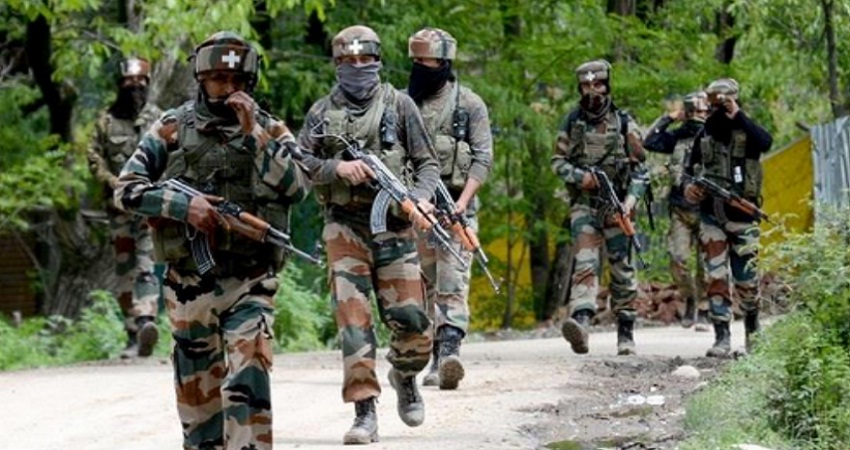 भारत में घुसपैठ की फिराक में LoC पार करीब 400 आतंकी, सेना अलर्ट भारत में घुसपैठ की फिराक में LoC पार करीब 400 आतंकी, सेना अलर्ट