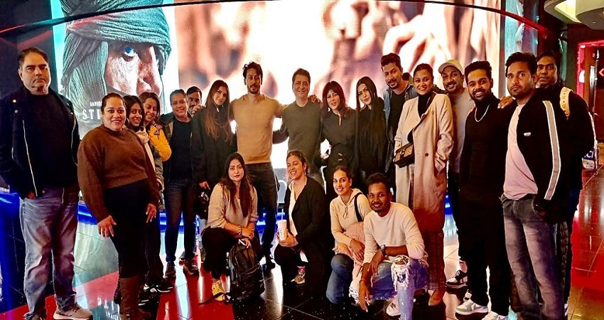 साजिद ने जेम्स बॉन्ड की 'नो टाइम टू डाई' की स्क्रीनिंग के लिए लंदन में पूरा थिएटर किया बुक साजिद ने जेम्स बॉन्ड की 'नो टाइम टू डाई' की स्क्रीनिंग के लिए लंदन में पूरा थिएटर किया बुक