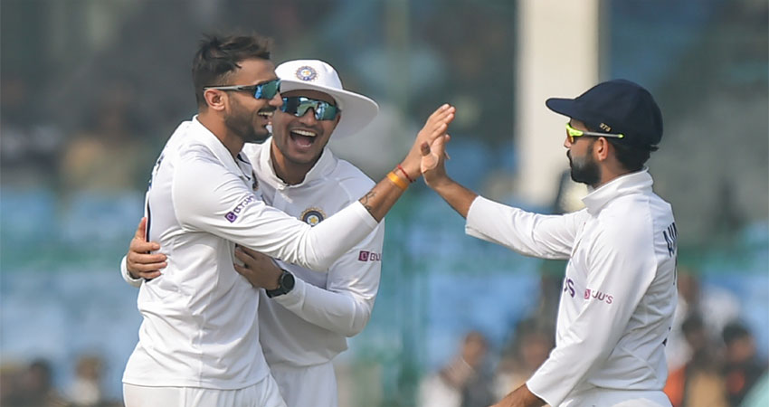 IND v NZ 1st Test: अक्षर के तीन विकेट से भारत ने की मैच में वापसी IND v NZ 1st Test: अक्षर के तीन विकेट से भारत ने की मैच में वापसी