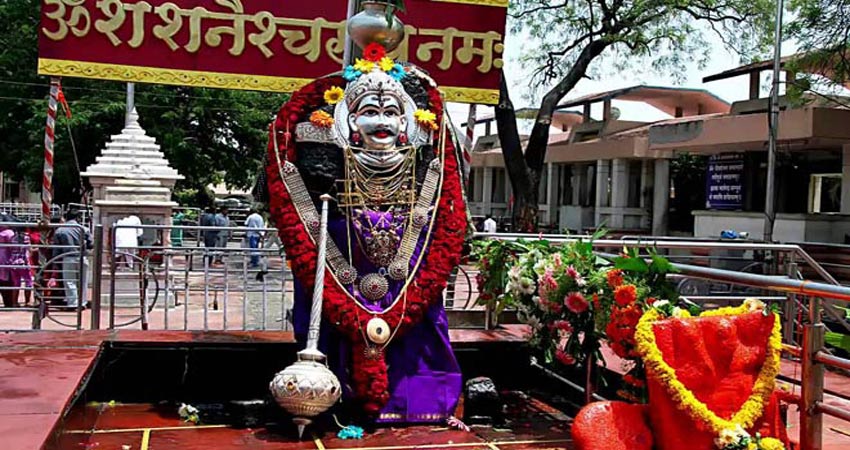 तो इसलिए चढ़ाया जाता है शनिवार के दिन शनिदेव को तेल, पढ़ें कहानी तो इसलिए चढ़ाया जाता है शनिवार के दिन शनिदेव को तेल, पढ़ें कहानी