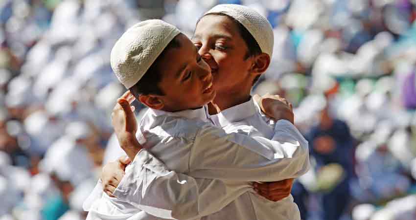 #EidMubarak: समाज की कड़वाहट में मिठास भरती हैं ईद की सेवइयां #EidMubarak: समाज की कड़वाहट में मिठास भरती हैं ईद की सेवइयां