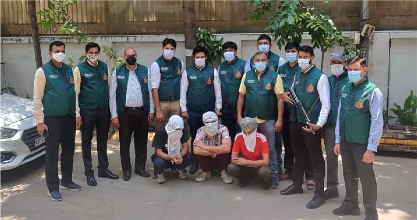 दिल्लीः 2500 करोड़ की ड्रग के साथ बड़े रैकेट का भांडाफोड़, चार गिरफ्तार दिल्लीः 2500 करोड़ की ड्रग के साथ बड़े रैकेट का भांडाफोड़, चार गिरफ्तार