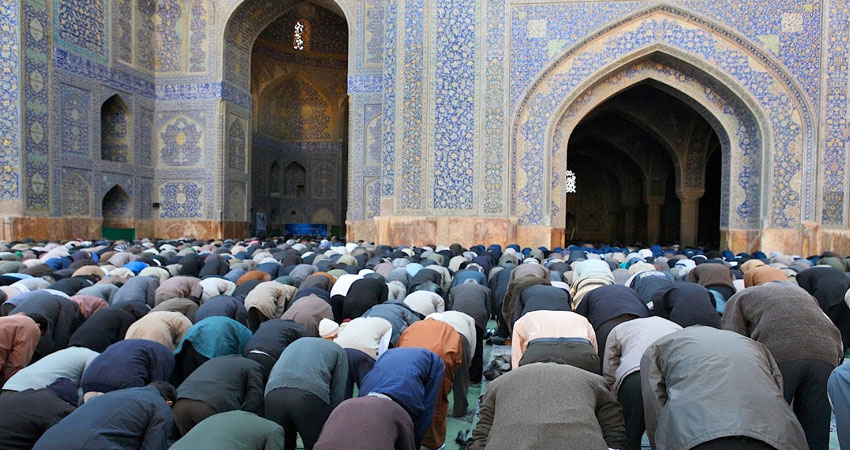 Eid 2019: सऊदी अरब में आज दिखेगा चांद, कल भारत में होगा ईद का जश्न Eid 2019: सऊदी अरब में आज दिखेगा चांद, कल भारत में होगा ईद का जश्न