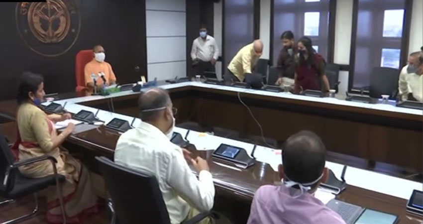 UP: इंजीनियरिंग के छात्रों को CM योगी ने दिया बड़ा तोहफा, लॉन्च किया ये पोर्टल UP: इंजीनियरिंग के छात्रों को CM योगी ने दिया बड़ा तोहफा, लॉन्च किया ये पोर्टल