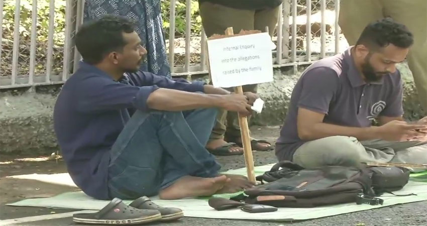 IIT मद्रास की छात्रा की मौत की जांच के लिए साथी छात्र बैठे भूख हड़ताल पर IIT मद्रास की छात्रा की मौत की जांच के लिए साथी छात्र बैठे भूख हड़ताल पर
