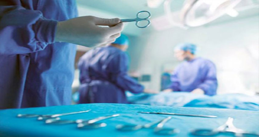 4 साल की बच्ची के लिए डॉक्टर बना मसीहा, ट्यूमर निकाल कर बचाई जान 4 साल की बच्ची के लिए डॉक्टर बना मसीहा, ट्यूमर निकाल कर बचाई जान