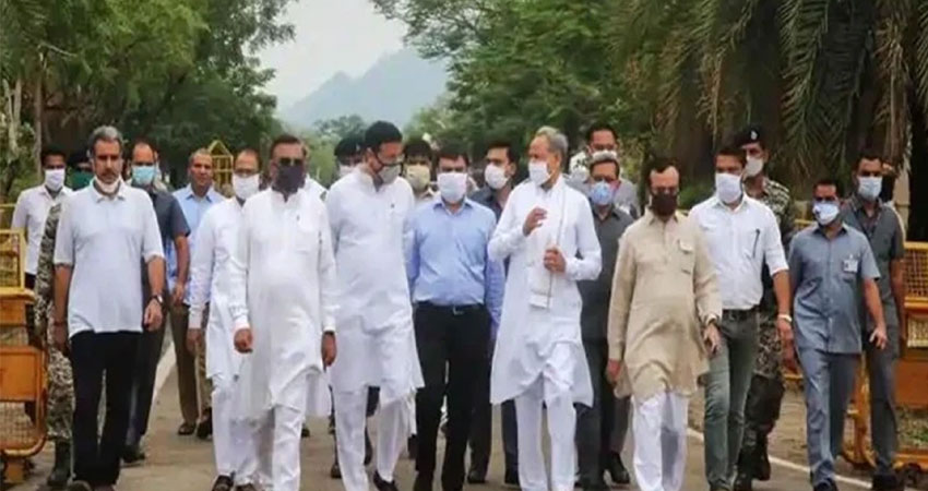 राजस्थान विधायक: फोन टैपिंग अफवाह मामले में आया नया मोड़, दिए कार्रवाई के निर्देश राजस्थान विधायक: फोन टैपिंग अफवाह मामले में आया नया मोड़, दिए कार्रवाई के निर्देश