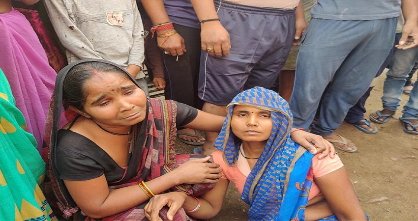 UP में महिला शक्ति की उड़ी धज्जिया, दबंगों ने महिलाओं को पीटा, पुलिस ने नहीं की कार्रवाही UP में महिला शक्ति की उड़ी धज्जिया, दबंगों ने महिलाओं को पीटा, पुलिस ने नहीं की कार्रवाही