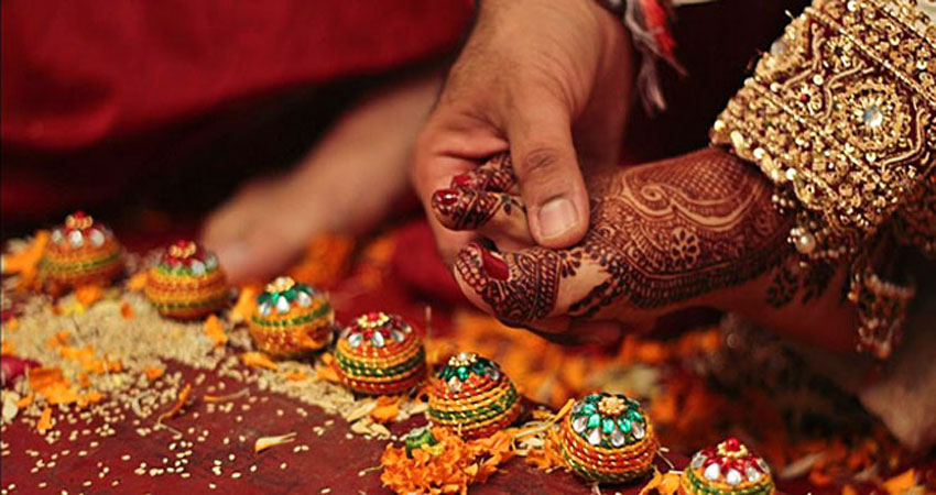 शादी में हो रही है देरी तो अपनाएं ये वास्तु टिप्स, जल्द ही मिलेगी अच्छी खबर शादी में हो रही है देरी तो अपनाएं ये वास्तु टिप्स, जल्द ही मिलेगी अच्छी खबर