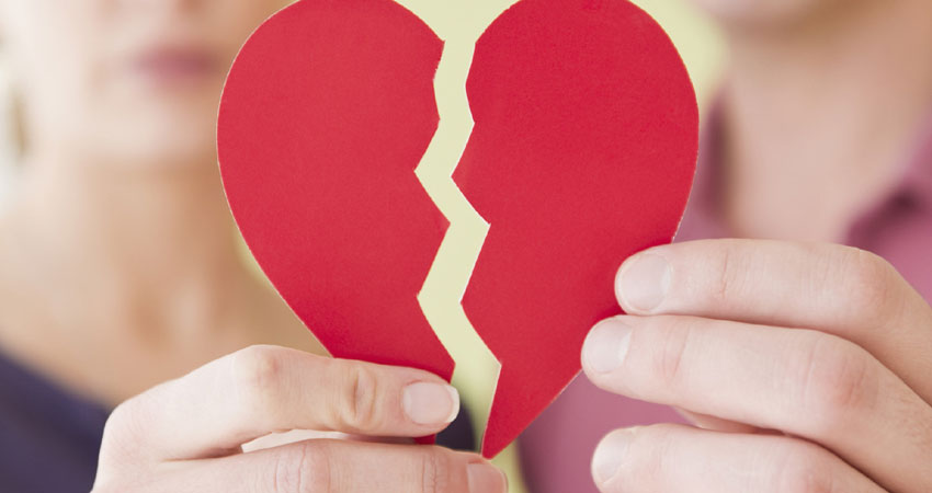 Breakup के बाद खुद को संभालने के लिए ये तरीके अपनाती है लड़कियां Breakup के बाद खुद को संभालने के लिए ये तरीके अपनाती है लड़कियां