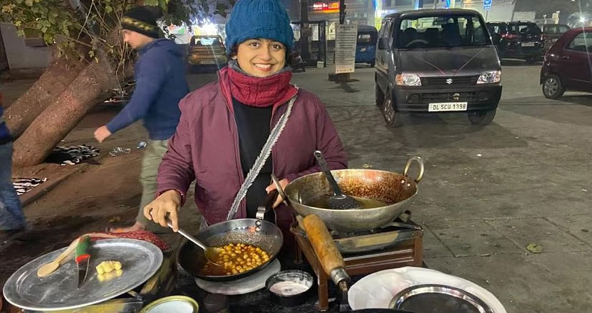 लाखों की नौकरी छोड़ English में मास्टर करने वाली इस लड़की ने लगाई चाय की दुकान ! लाखों की नौकरी छोड़ English में मास्टर करने वाली इस लड़की ने लगाई चाय की दुकान !