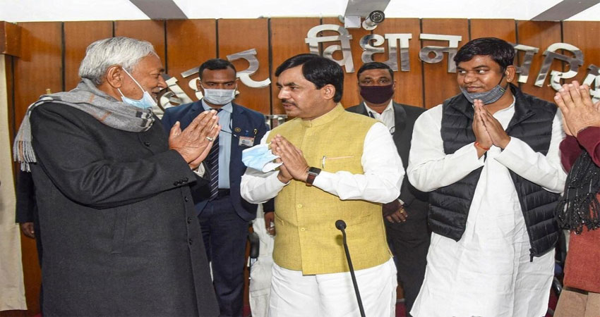 नीतीश ने विभागों का किया बंटवारा,शाहनवाज को उधोग तो नीरज सिंह को पर्यावरण मंत्रालय नीतीश ने विभागों का किया बंटवारा,शाहनवाज को उधोग तो नीरज सिंह को पर्यावरण मंत्रालय