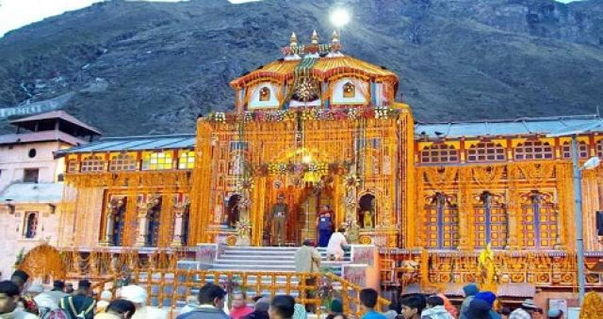 17 नवंबर को शीतकाल के लिए बंद होंगे बद्रीनाथ मन्दिर के कपाट 17 नवंबर को शीतकाल के लिए बंद होंगे बद्रीनाथ मन्दिर के कपाट