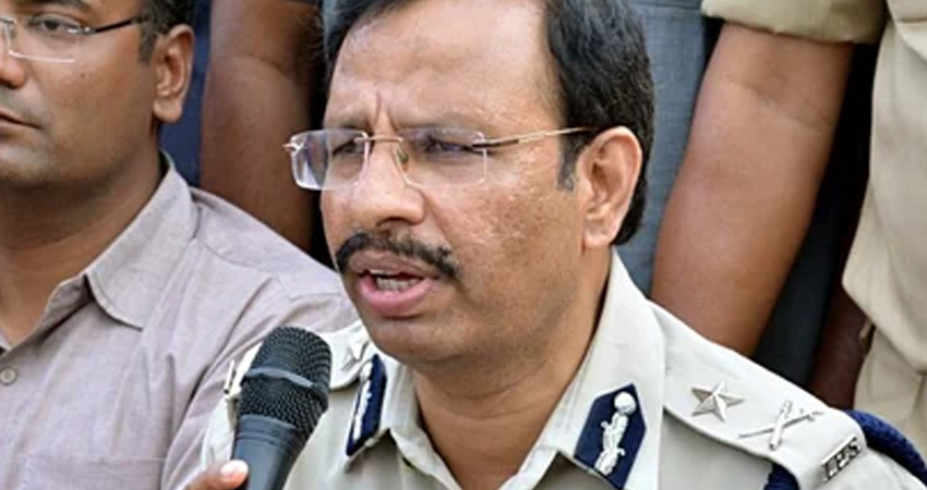 सुप्रीम कोर्ट के नियुक्त पैनल के सामने हुए पेश आरोपी IPS अधिकारी सुप्रीम कोर्ट के नियुक्त पैनल के सामने हुए पेश आरोपी IPS अधिकारी