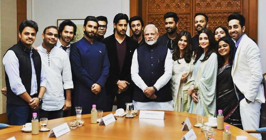 कुछ इस अंदाज में PM मोदी ने की फिल्मी सितारों से वोट अपील, आप भी हो जाएंगे मुरीद कुछ इस अंदाज में PM मोदी ने की फिल्मी सितारों से वोट अपील, आप भी हो जाएंगे मुरीद