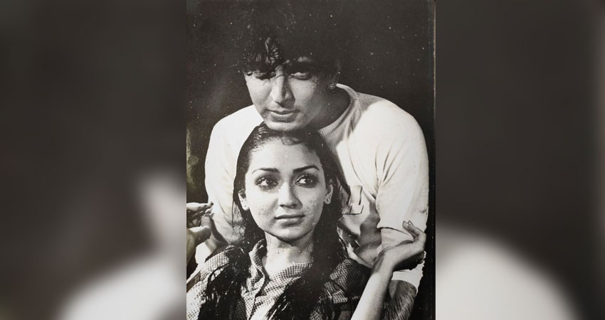 इस खूबसूरत लड़की के साथ रामायण के लक्ष्मण को रोमांस करते देख हैरान हुए फैंस, आ रहे हैं ऐसे कमेंट इस खूबसूरत लड़की के साथ रामायण के लक्ष्मण को रोमांस करते देख हैरान हुए फैंस, आ रहे हैं ऐसे कमेंट