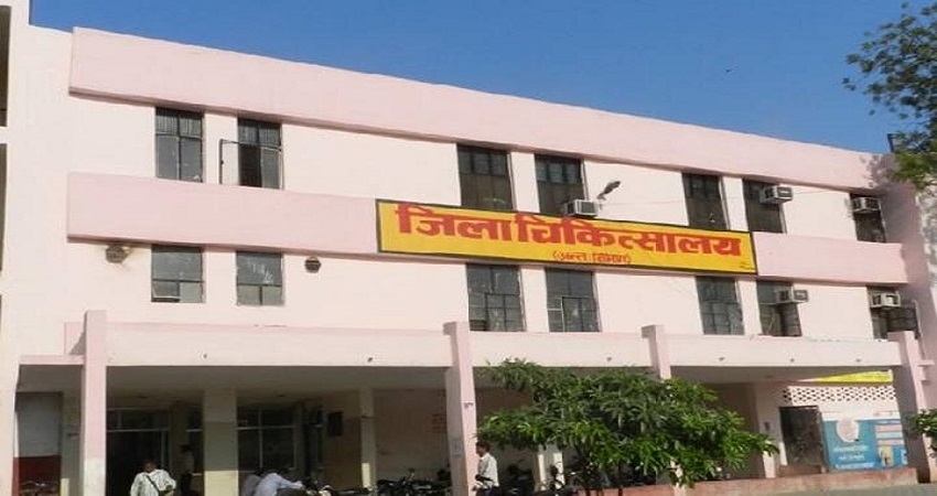 बलिया के जिला अस्पताल से सिक्किम की महिला का हुआ अपहरण, आरोपी निकला पुलिसवाला बलिया के जिला अस्पताल से सिक्किम की महिला का हुआ अपहरण, आरोपी निकला पुलिसवाला