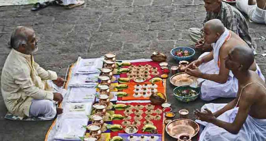 श्राद्ध पक्ष पर ये 5 संकेत जो बताते हैं कि आपके पितर आपसे हैं प्रसन्न श्राद्ध पक्ष पर ये 5 संकेत जो बताते हैं कि आपके पितर आपसे हैं प्रसन्न