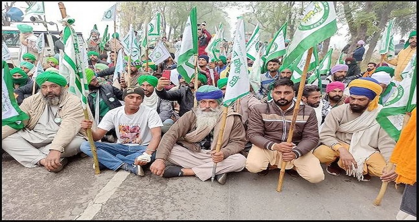 कृषि कानूनों के खिलाफ SC पहुंचा किसान संगठन, ''मनमाने कानूनों'' को रद्द किए जाने की मांग की कृषि कानूनों के खिलाफ SC पहुंचा किसान संगठन, ''मनमाने कानूनों'' को रद्द किए जाने की मांग की