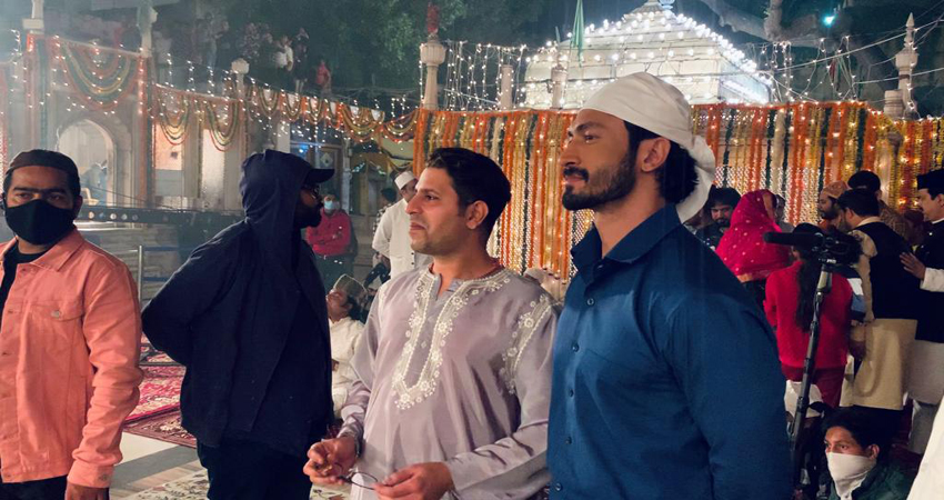 'कुन फया कुन' के बाद 'खुदा हाफिज 2' का गाना 'रूबरू' हजरत निजामुद्दीन दरगाह पर हुआ शूट 'कुन फया कुन' के बाद 'खुदा हाफिज 2' का गाना 'रूबरू' हजरत निजामुद्दीन दरगाह पर हुआ शूट