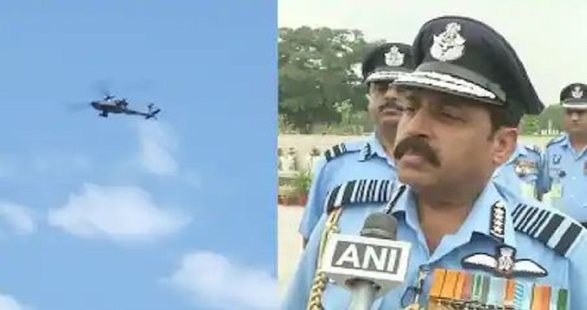 भारत-चीन तनाव के बीच लद्दाख में लड़ाकू विमानों ने भरी उड़ान, IAF चीफ ने किया लेह-श्रीनगर का दौरा भारत-चीन तनाव के बीच लद्दाख में लड़ाकू विमानों ने भरी उड़ान, IAF चीफ ने किया लेह-श्रीनगर का दौरा