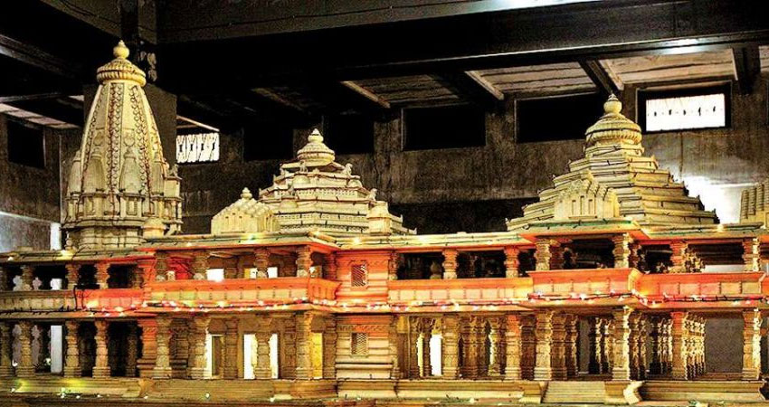 राम मंदिर निर्माण के लिए चंदा देने से मना करने पर RSS संचालित स्कूल ने नौकरी से निकाला! राम मंदिर निर्माण के लिए चंदा देने से मना करने पर RSS संचालित स्कूल ने नौकरी से निकाला!