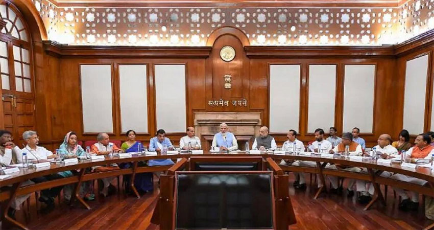 मोदी के मंत्री मुफ्त में नहीं लगाएंगे टीका, वैक्सीन को लेकर केंद्रीय मंत्री ने किया खुलासा मोदी के मंत्री मुफ्त में नहीं लगाएंगे टीका, वैक्सीन को लेकर केंद्रीय मंत्री ने किया खुलासा