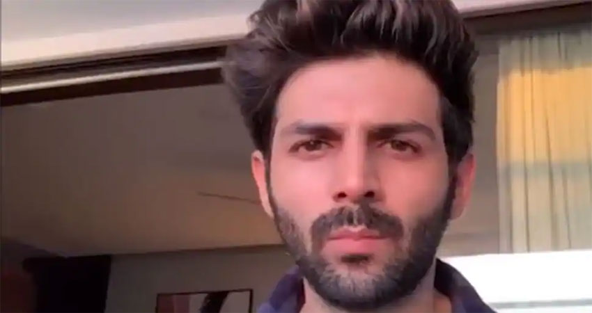 काफी लंबे वक्त के बाद नजर आए कार्तिक आर्यन, दिखा New Look काफी लंबे वक्त के बाद नजर आए कार्तिक आर्यन, दिखा New Look