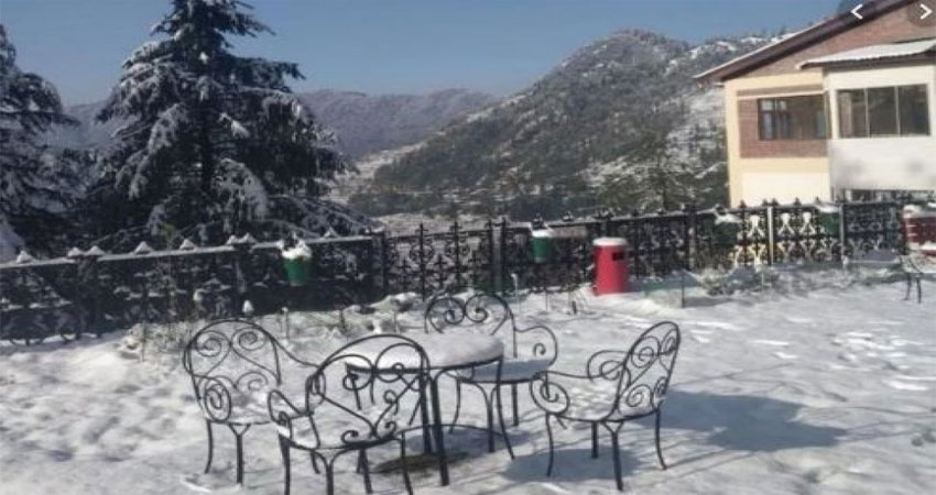 हिमाचल: शिमला में बर्फबारी और बारिश से मौसम हुआ सुहावना, देखें वीडियो हिमाचल: शिमला में बर्फबारी और बारिश से मौसम हुआ सुहावना, देखें वीडियो